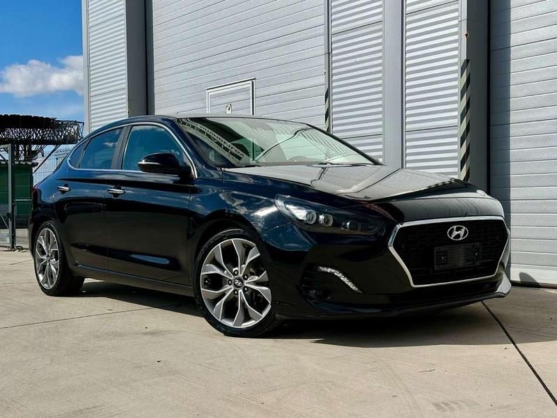 Gebraucht Hyundai i30 Style 140 PS (102 kW) 2018 Schwarz Coupé