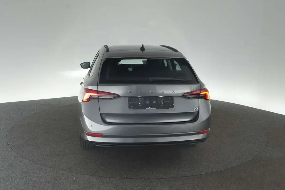 Gebraucht Skoda Octavia Ambition 204 PS (150 kW) 2022 Grau Kombi