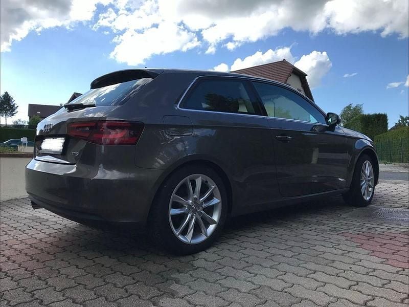 Gebraucht Audi A3 Ambition 125 PS (91 kW) 2013 Grau Limousine