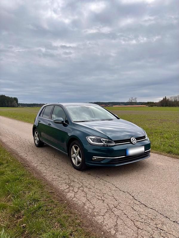 Gebraucht VW Golf VII 150 PS (110 kW) 2018 Grün Kleinwagen