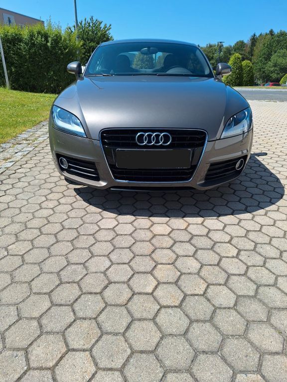 Grau Gebraucht 2011 Audi TT Design Coupé | 11.500 € (Guter Preis) - Bild 1/4