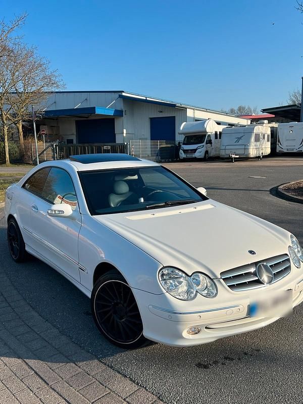 Gebraucht Mercedes CLK320 218 PS (160 kW) 2003 Weiß Coupé