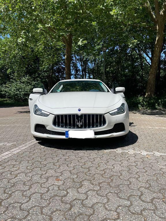 Weiß Gebraucht 2015 Maserati Ghibli Coupé | 24.999 € (Guter Preis) - Bild 1/4