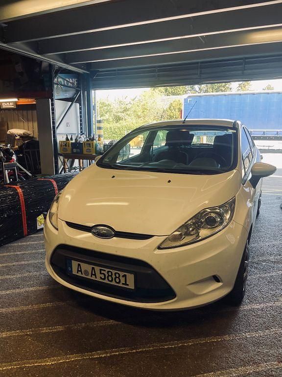 Gebraucht Ford Fiesta Trend 75 PS (55 kW) 2009 Weiß Kleinwagen