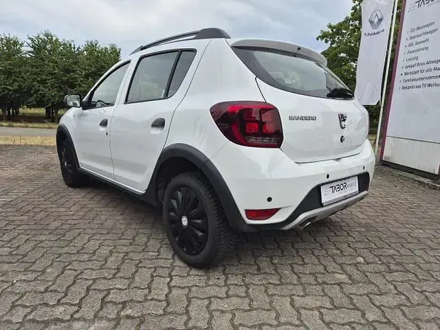 Gebraucht Dacia Sandero Prestige 95 PS (69 kW) 2020 Gletscherweiß gletscherweiß SUV