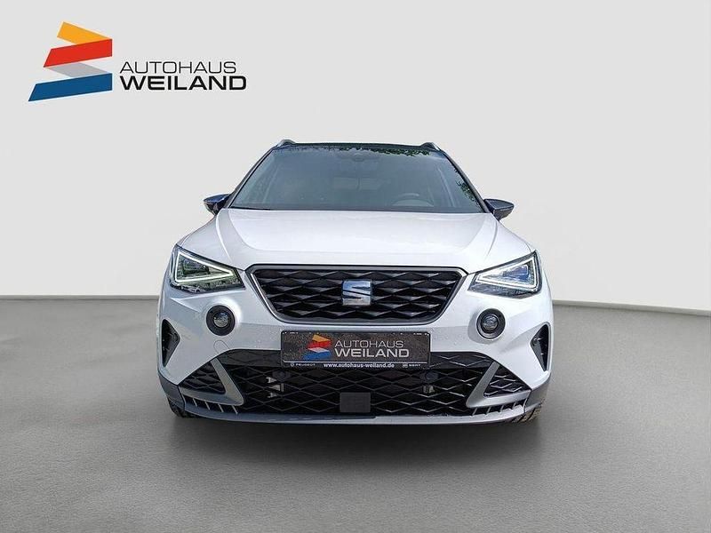 Gebraucht Seat Arona FR 116 PS (85 kW) 2024 Nevada weiss metallic / dach magnetic grau metallic SUV