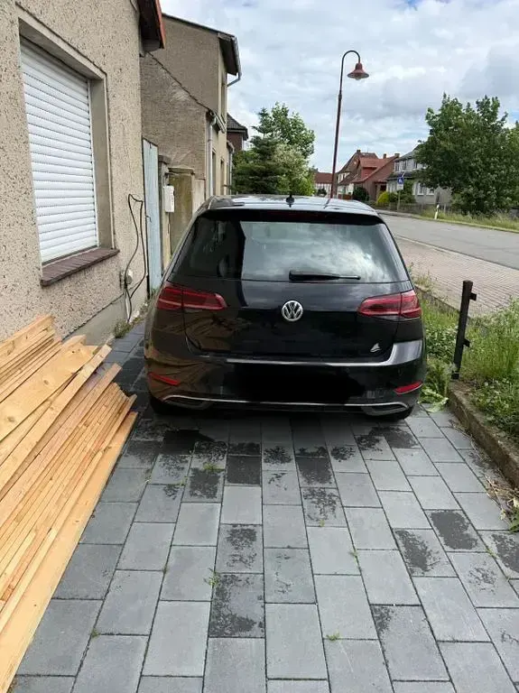 Gebraucht VW Golf VII Join 116 PS (85 kW) 2018 Schwarz Limousine