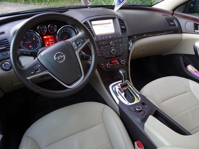 Gebraucht Opel Insignia 218 PS (160 kW) 2011 Schwarz metallic Limousine