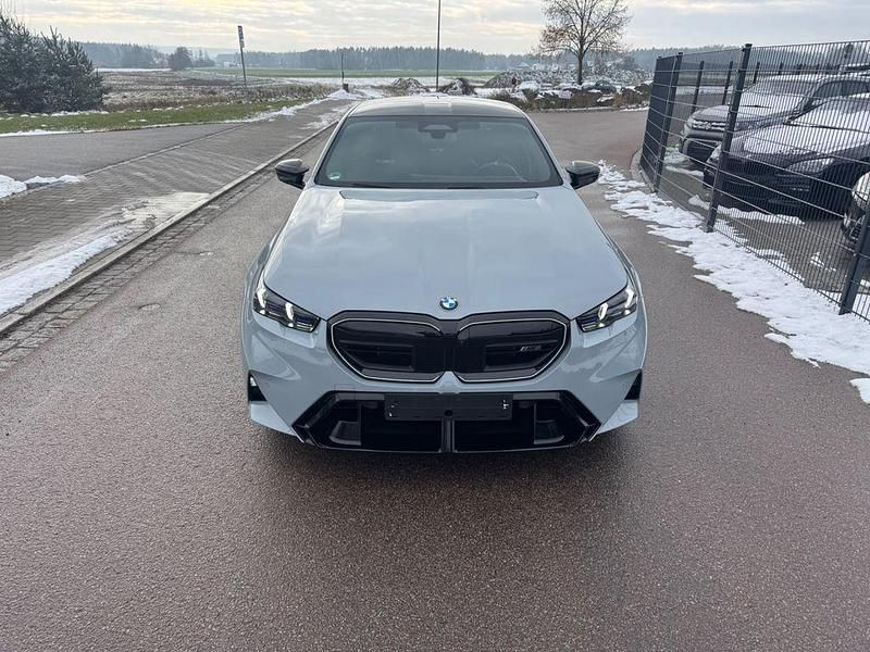 Gebraucht BMW M5 Performance 727 PS (534 kW) 2025 Grau Limousine