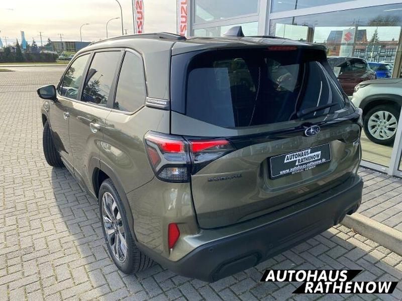 Neu Subaru Forester Platinum 152 PS (111 kW) 2025 Autumn green met. SUV