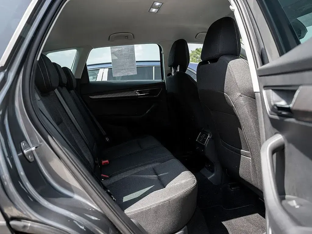 Gebraucht Skoda Karoq Style 150 PS (110 kW) 2024 Grau SUV