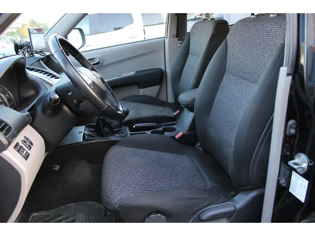Używany Mitsubishi L200 Intense 178 KM (130 kW) 2013 Czarny Pickup