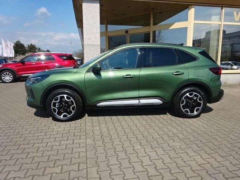 Gebraucht Ford Kuga Active 179 PS (131 kW) 2024 Bursting green SUV