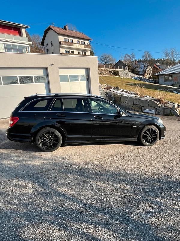 Gebraucht Mercedes C250 204 PS (150 kW) 2013 Schwarz Kombi