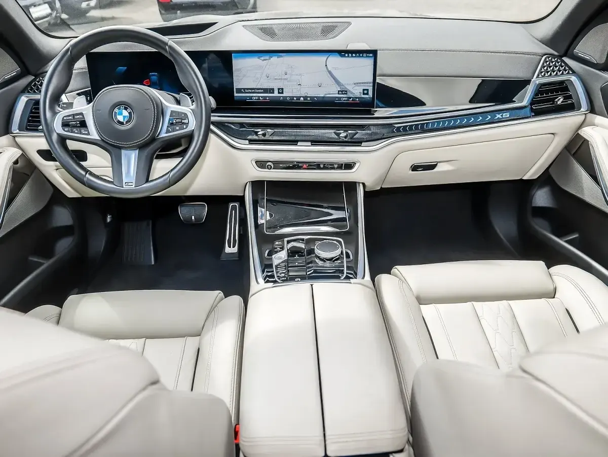 Gebraucht BMW X5 M Sport 360 PS (264 kW) 2025 Schwarz SUV