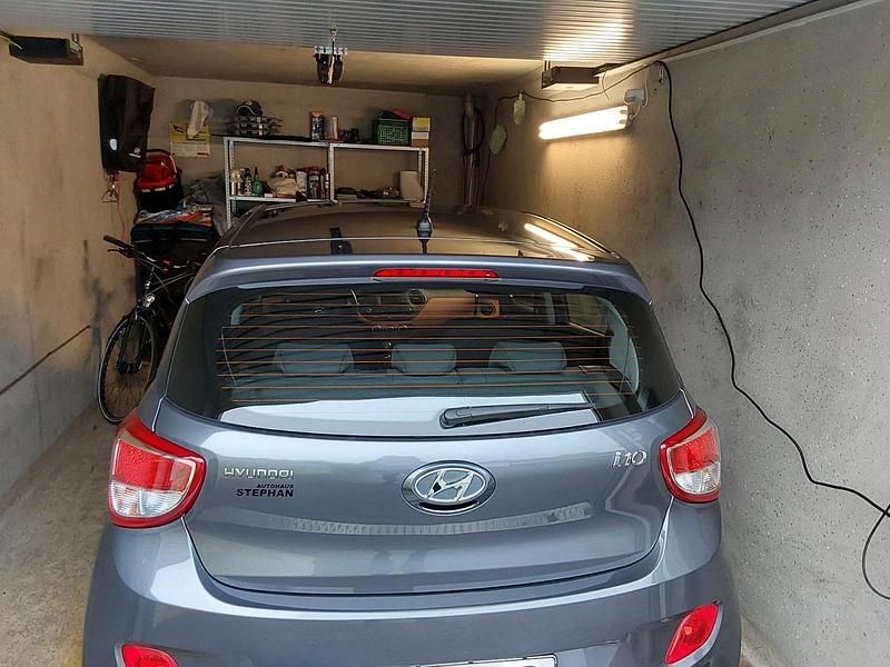 Gebraucht Hyundai i10 67 PS (49 kW) 2017 Grau Kleinwagen