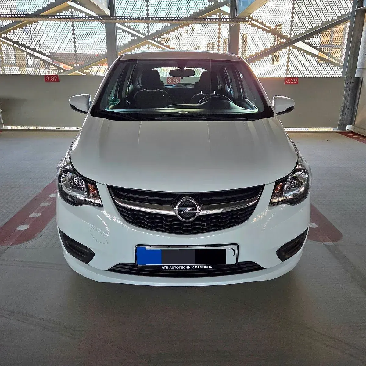 Używany Opel Karl Edition 75 KM (55 kW) 2017 Biały Hatchback