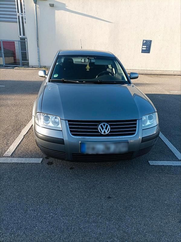 Gebraucht VW Passat 130 PS (95 kW) 2002 Grau Limousine