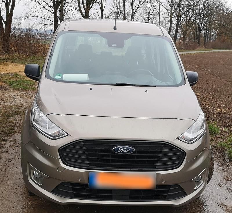 Gebraucht Ford Tourneo 120 PS (88 kW) 2018 Andere farben Van / Kleinbus