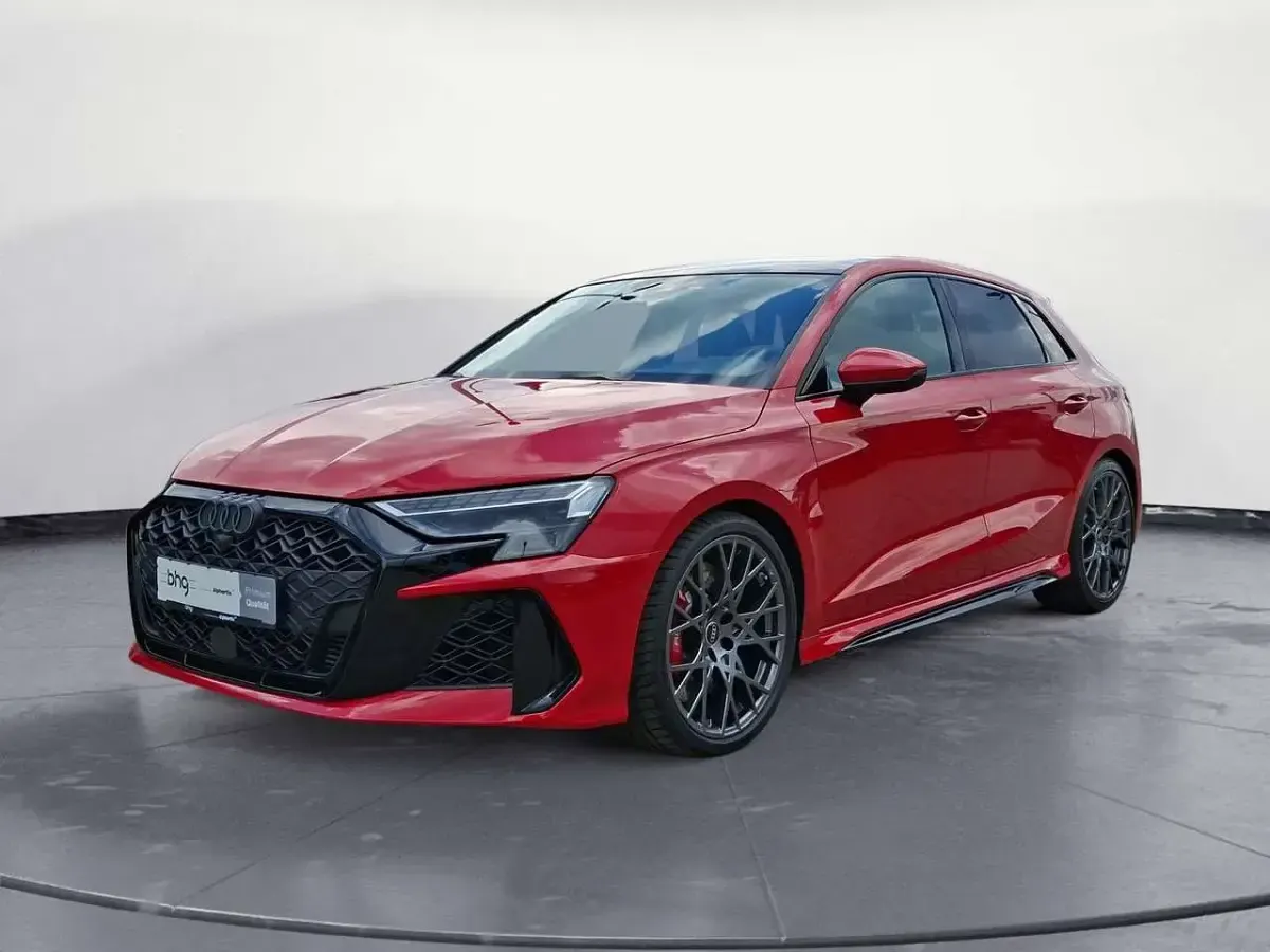 Gebraucht Audi RS3 Sport 400 PS (294 kW) 2025 Rot Limousine
