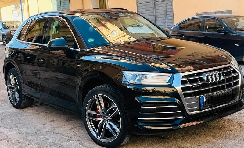 Second-hand Audi Q5 S-Line 190 CP (139 kW) 2019 Negru SUV