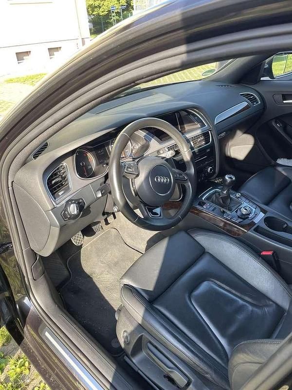 Gebraucht Audi A4 177 PS (130 kW) 2012 Grau Kombi