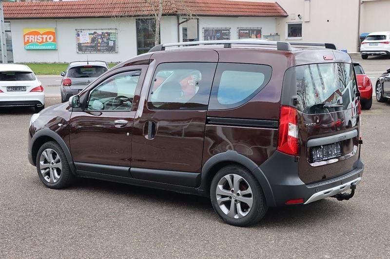 Gebraucht Dacia Dokker Stepway 90 PS (66 kW) 2017 Braun Van / Kleinbus