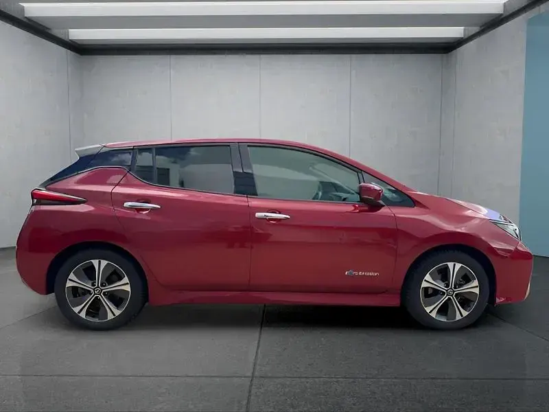 Gebraucht Nissan Leaf N-Connecta 110 kW (150 PS) 2020 Rot Kleinwagen