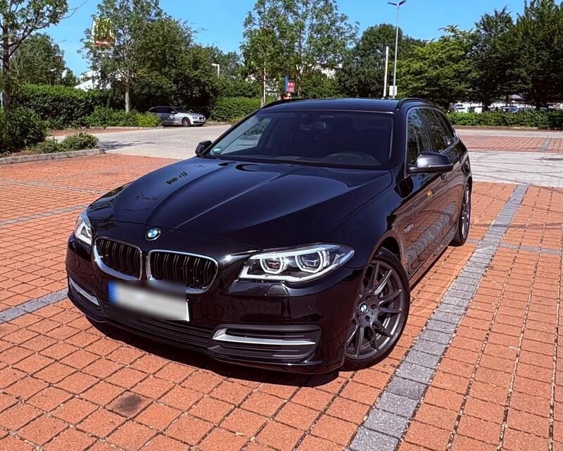 Schwarz Gebraucht 2016 BMW 520 Sport Line Kombi | 12.750 € (Fairer Preis) - Bild 1/4