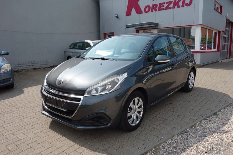 Grau Gebraucht 2016 Peugeot 208 Active Kleinwagen | 5.589 € (Guter Preis) - Bild 1/4