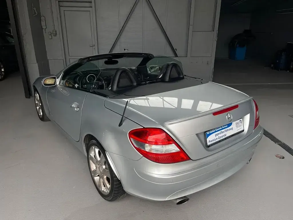 Gebraucht Mercedes SLK200 163 PS (119 kW) 2007 Silber Cabrio