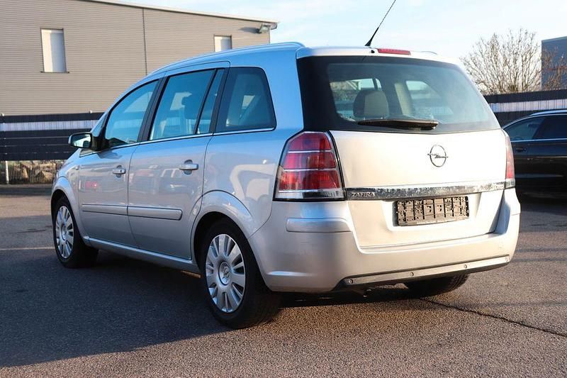 Gebraucht Opel Zafira Catch Me 150 PS (110 kW) 2007 Silber Van / Kleinbus