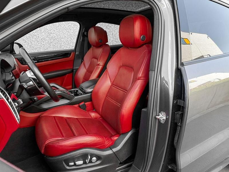 Gebraucht Porsche Cayenne 462 PS (339 kW) 2021 Grau SUV