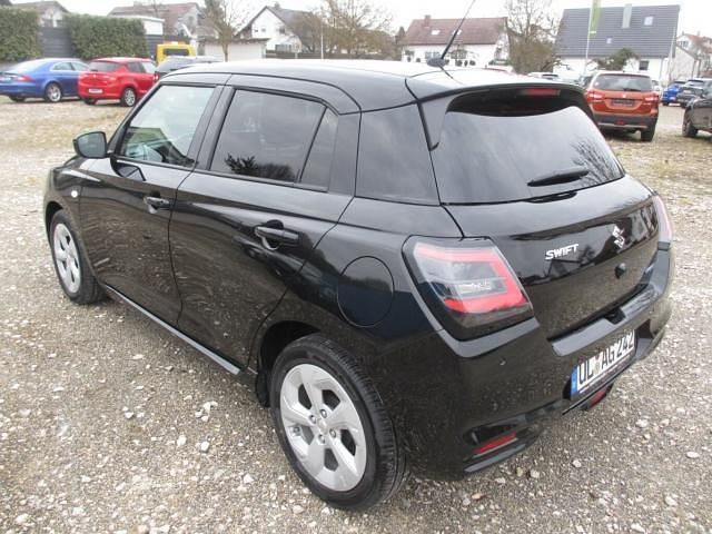 Gebraucht Suzuki Swift Comfort 83 PS (61 kW) 2025 Schwarz Kleinwagen