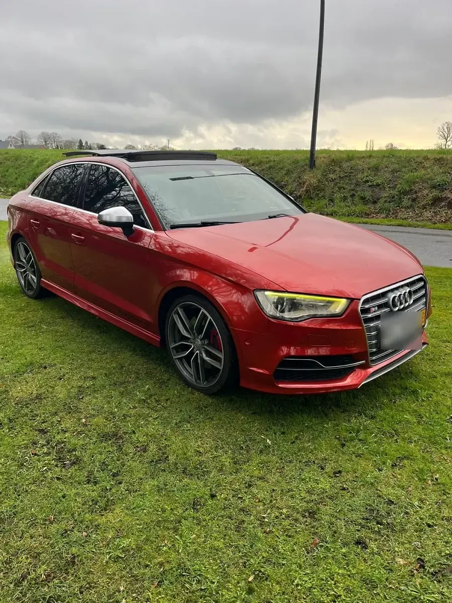 Gebraucht Audi S3 Comfort 300 PS (220 kW) 2015 Rot Limousine