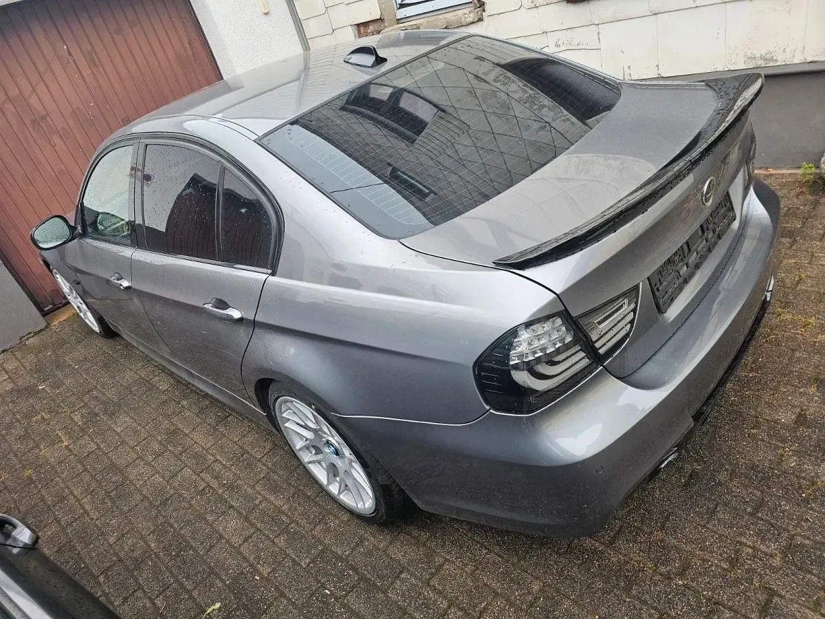 Gebraucht BMW 330 Performance 272 PS (200 kW) 2010 Grau Limousine