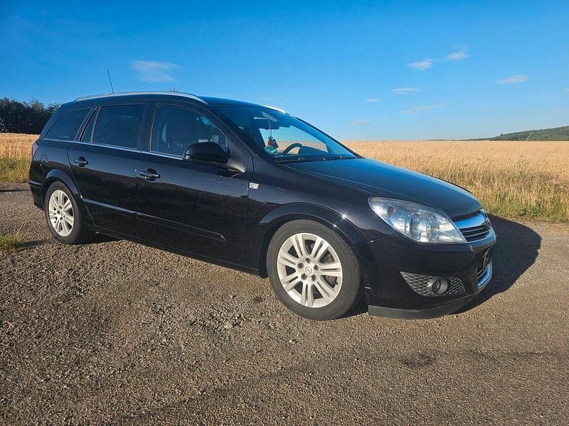 Schwarz Gebraucht 2009 Opel Astra Kombi | 3.799 € (Etwas zu teuer) - Bild 1/4