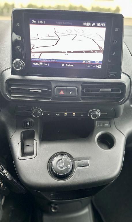 Grau Gebraucht 2021 Citroën Berlingo Feel Van / Kleinbus | 20.500 € (Guter Preis) - Bild 1/4