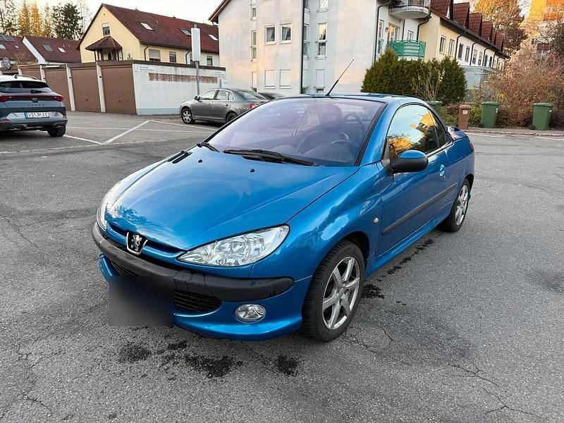 Gebraucht Peugeot 206 CC 109 PS (80 kW) 2002 Blau Cabrio