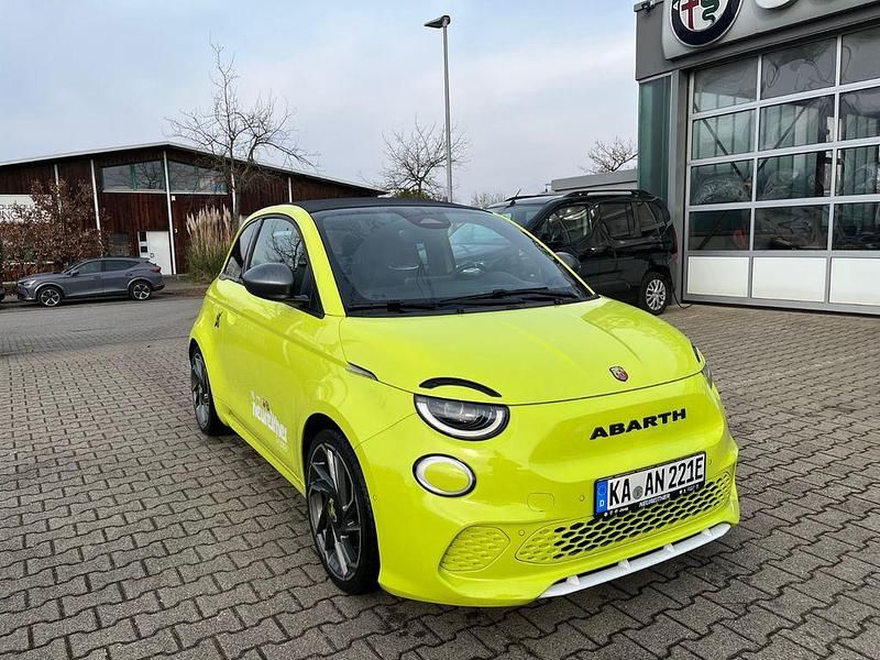 Grün Gebraucht 2023 Abarth 500e Kleinwagen | 29.490 € (Fairer Preis) - Bild 1/4