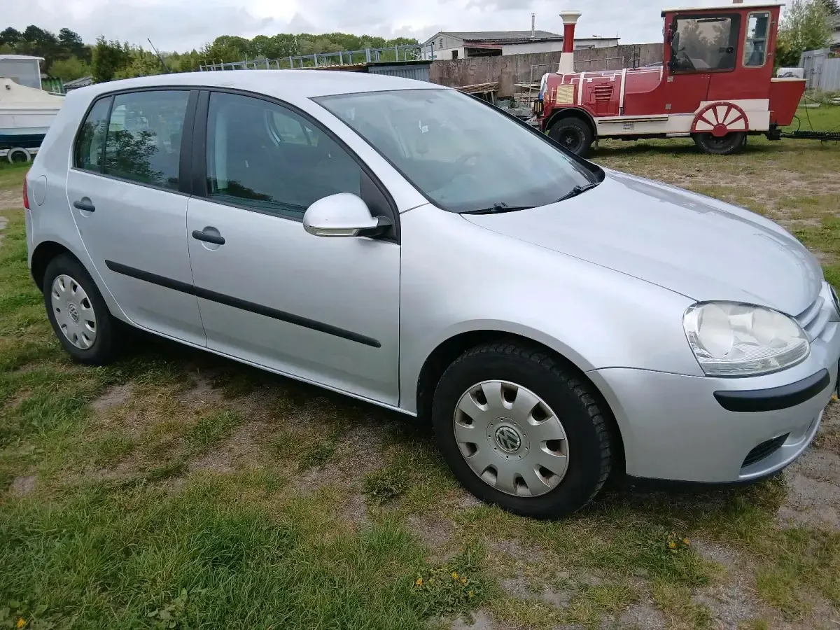 Gebraucht VW Golf V 75 PS (55 kW) 2005 Silber Kleinwagen