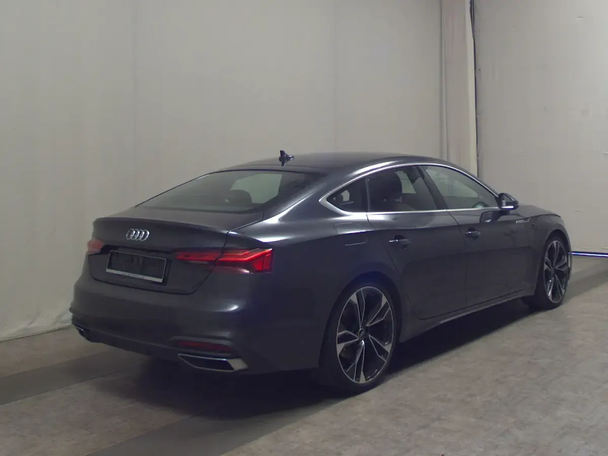 Gebraucht Audi A5 Sportback Comfort 150 PS (110 kW) 2022 Grau Kleinwagen