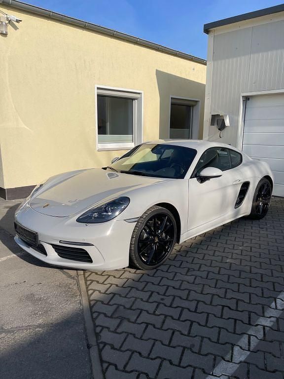 Grau Gebraucht 2019 Porsche Cayman Coupé | 53.290 € (Guter Preis) - Bild 1/4