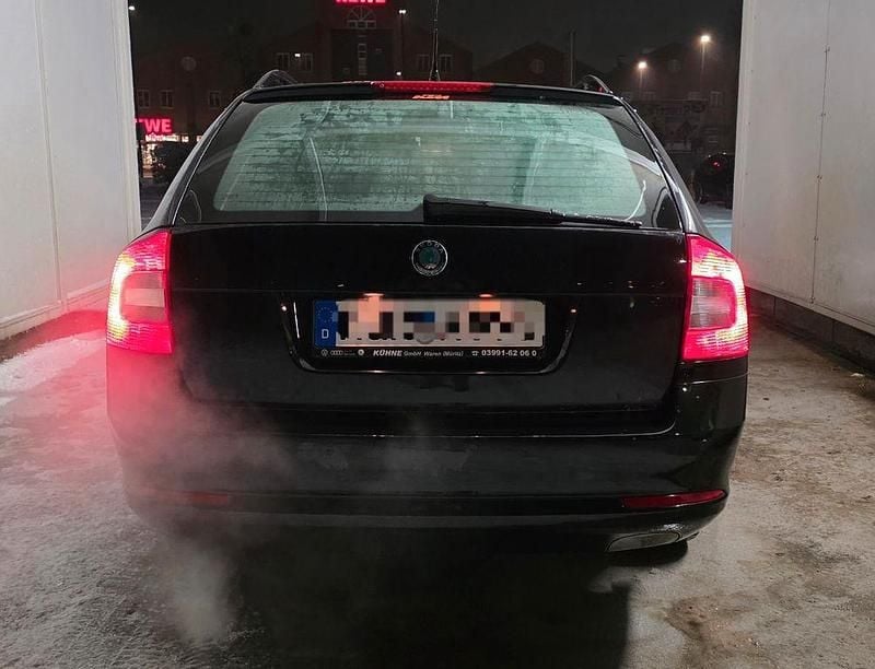 Gebraucht Skoda Octavia 160 PS (117 kW) 2011 Schwarz Kombi