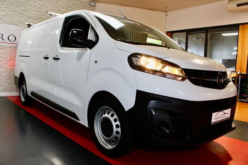 Jade weiss/arktis weiss Gebraucht 2021 Opel Vivaro Edition Van | 19.800 € (Fairer Preis) - Bild 1/4