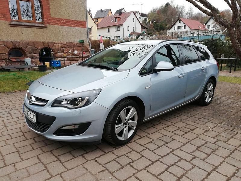 Gebraucht Opel Astra Style 140 PS (102 kW) 2015 Silber Kombi