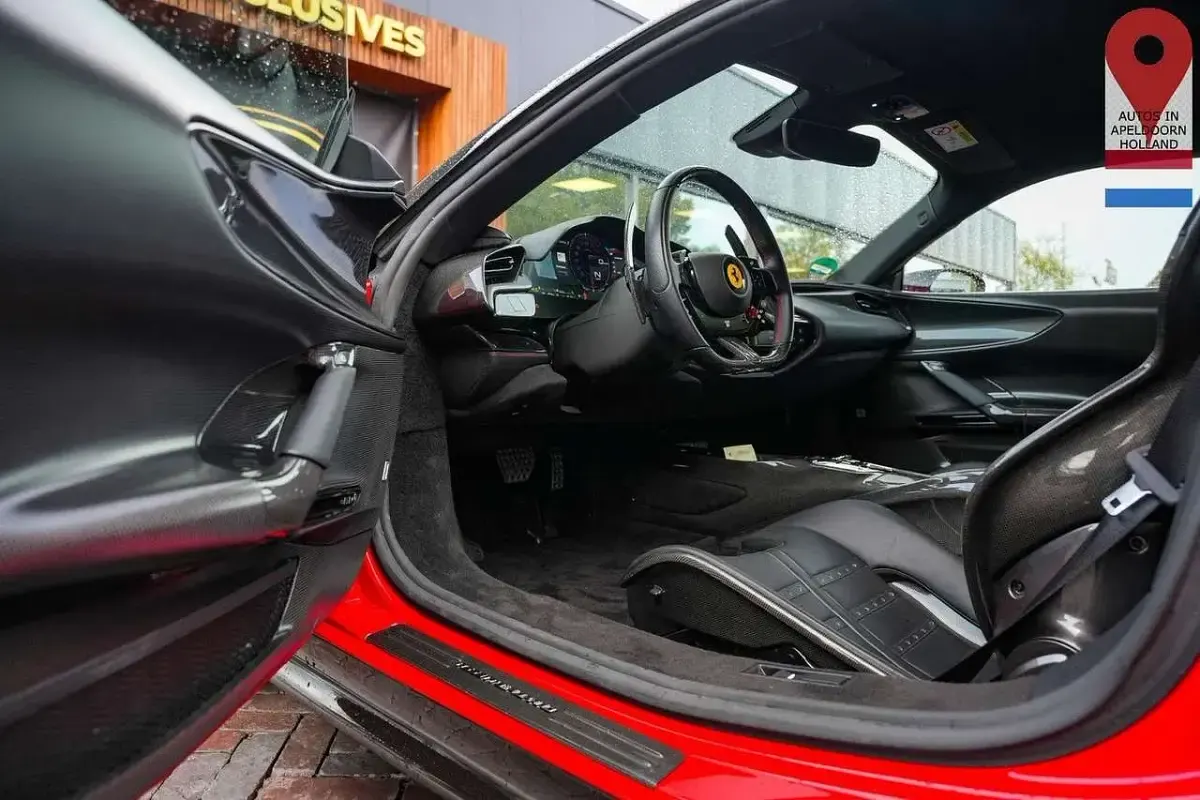 Second-hand Ferrari SF90 999 CP (734 kW) 2022 Roșu Coupe