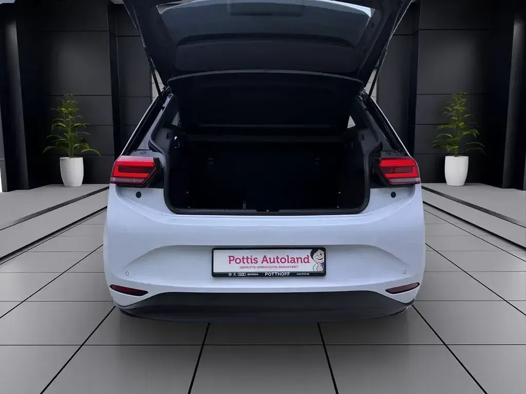 Używany VW ID.3 Pro Performance 150 kW (204 KM) 2023 Biały Hatchback