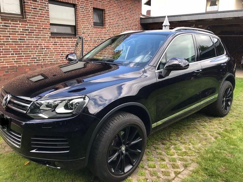 Schwarz Gebraucht 2010 VW Touareg SUV | 21.900 € (Teuer) - Bild 1/4