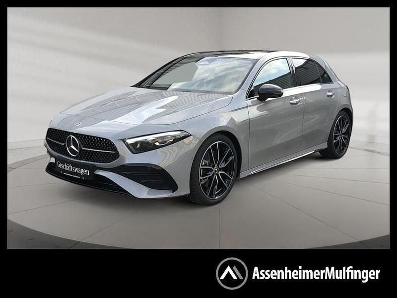 Grau Gebraucht 2025 Mercedes A220 AMG Limousine | 43.979 € (Teuer) - Bild 1/4
